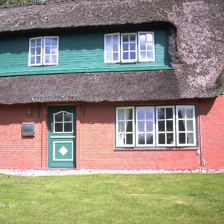 Finkenhof-wohnung-rose * Archsum