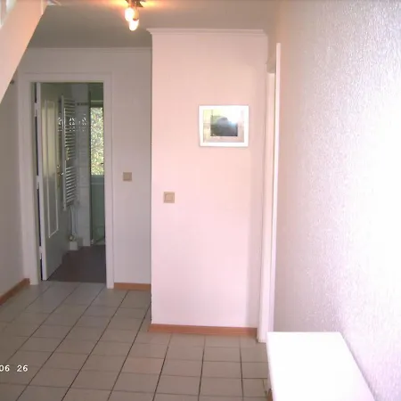 Finkenhof-wohnung-rose * Archsum